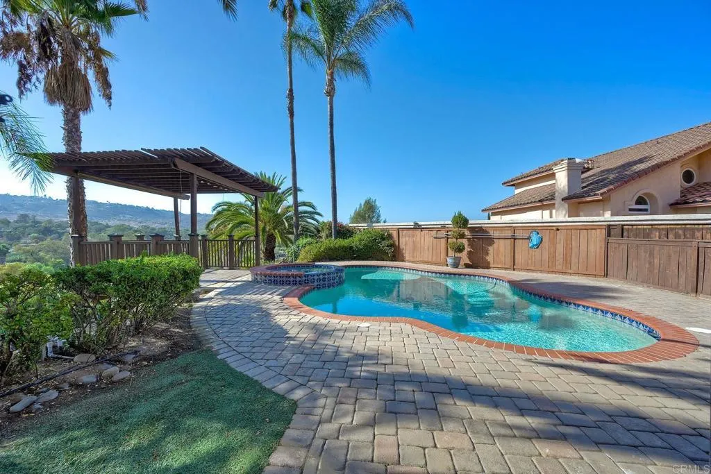main property photo 33