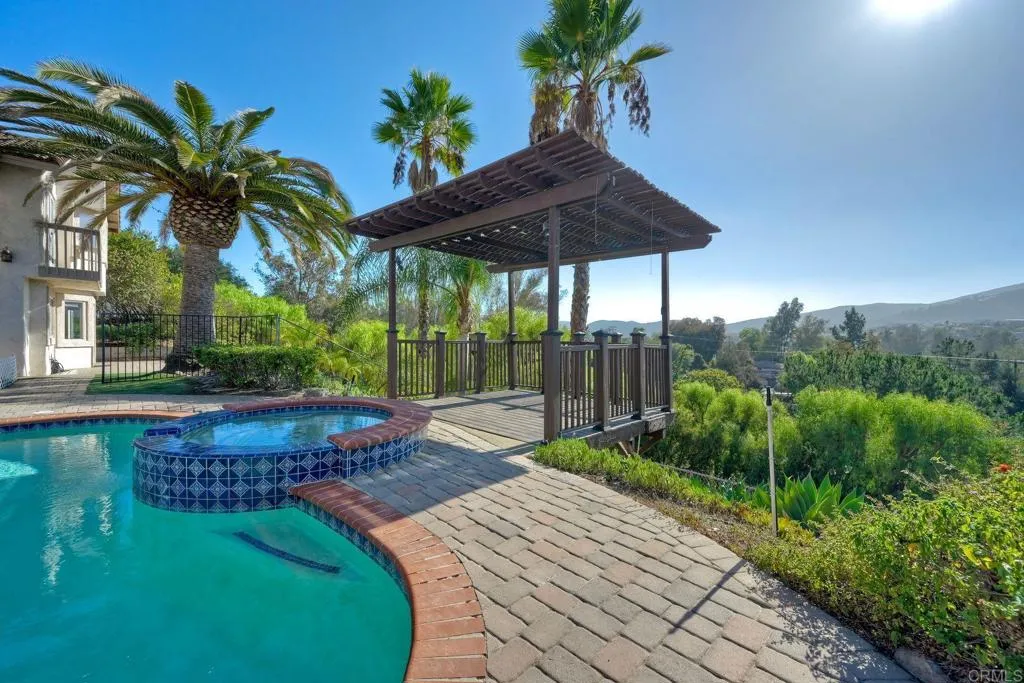 main property photo 35