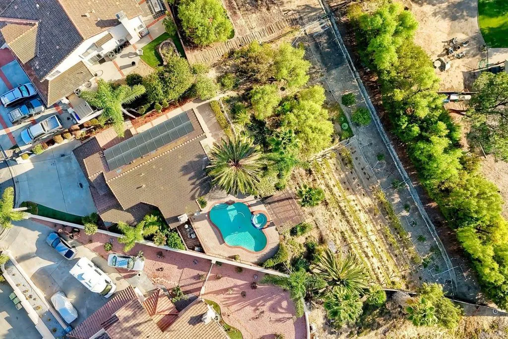 main property photo 41