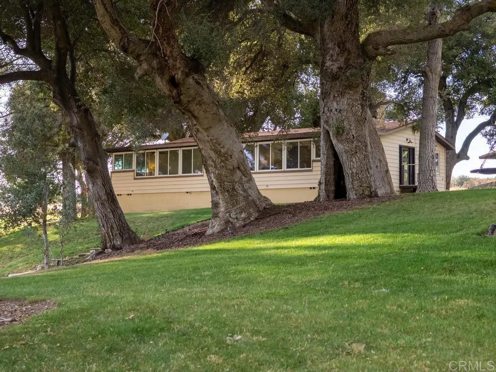 main property photo 14