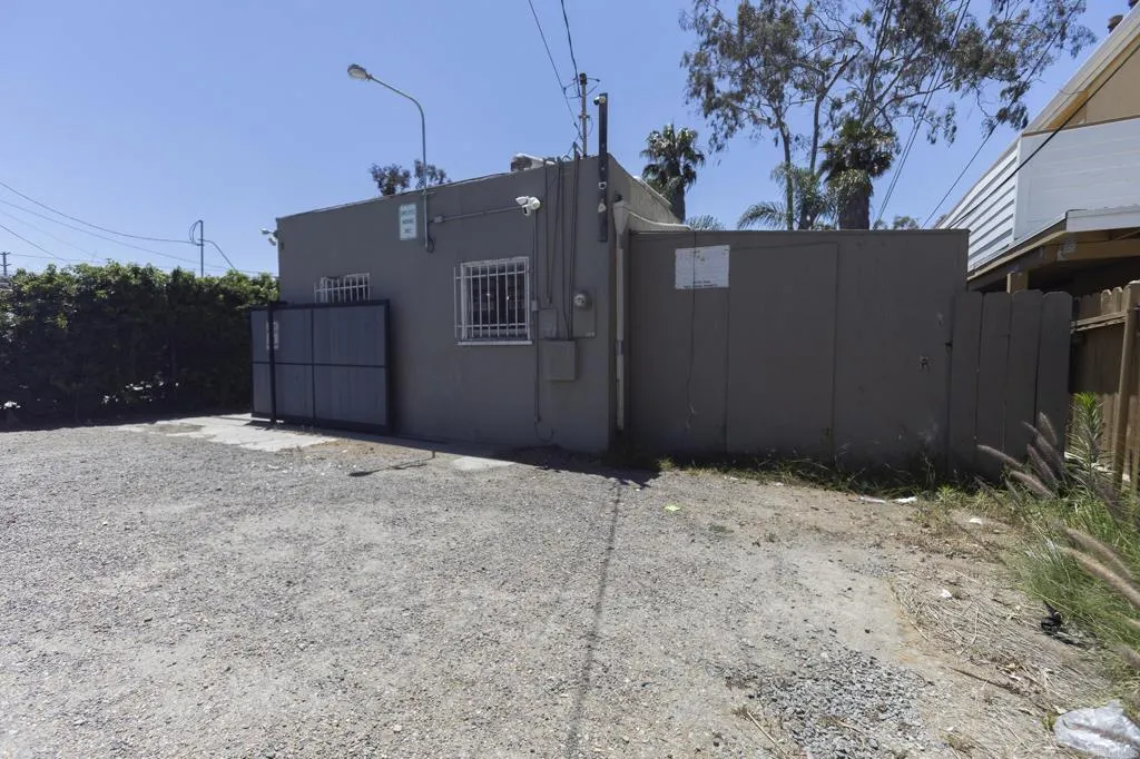main property photo 12