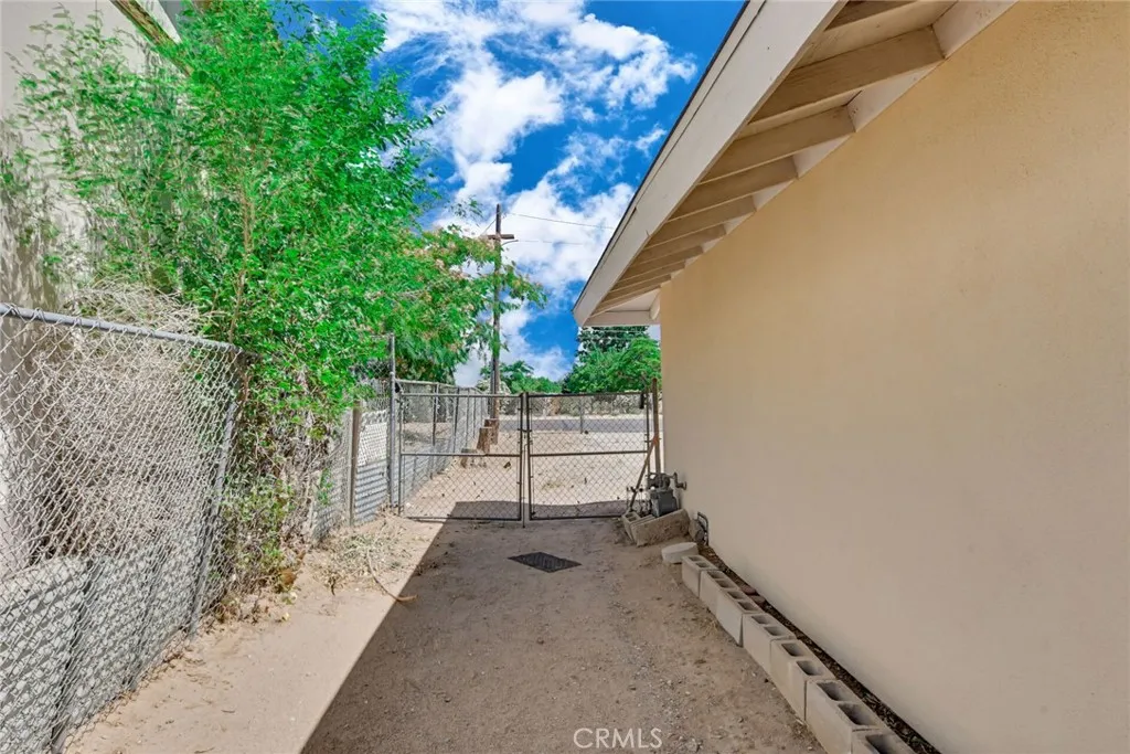 main property photo 32