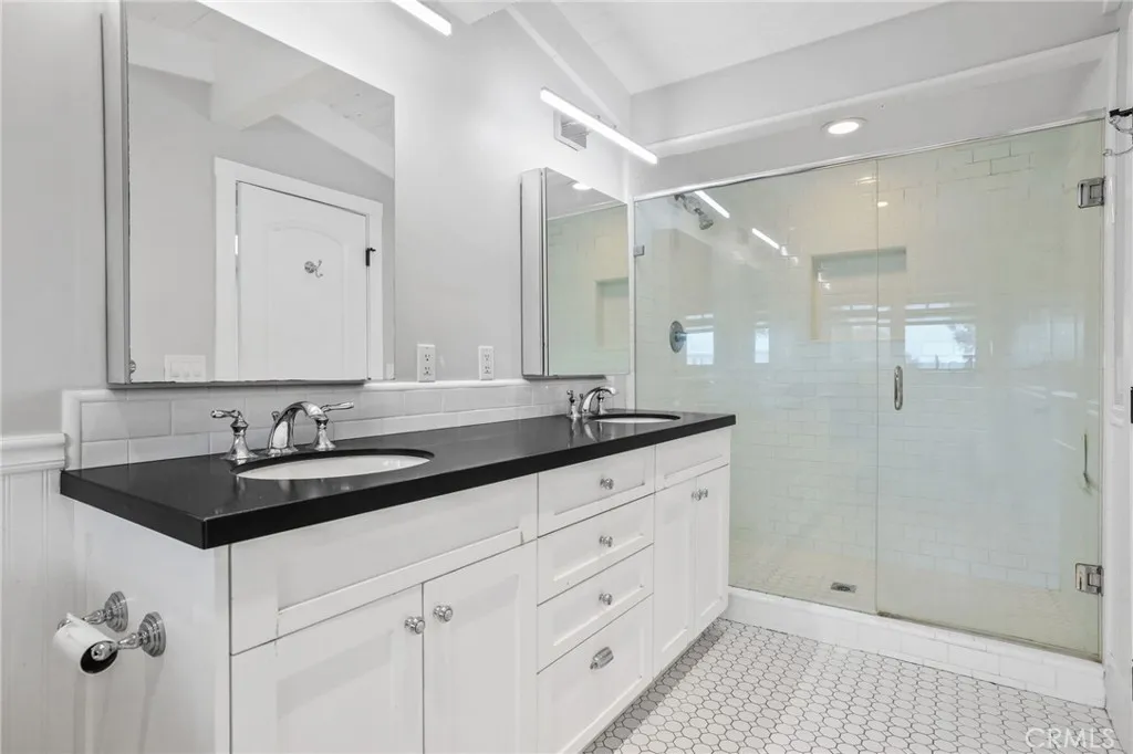 property viewer photo 15