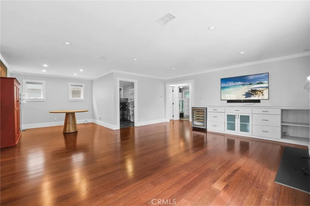 property viewer photo 35