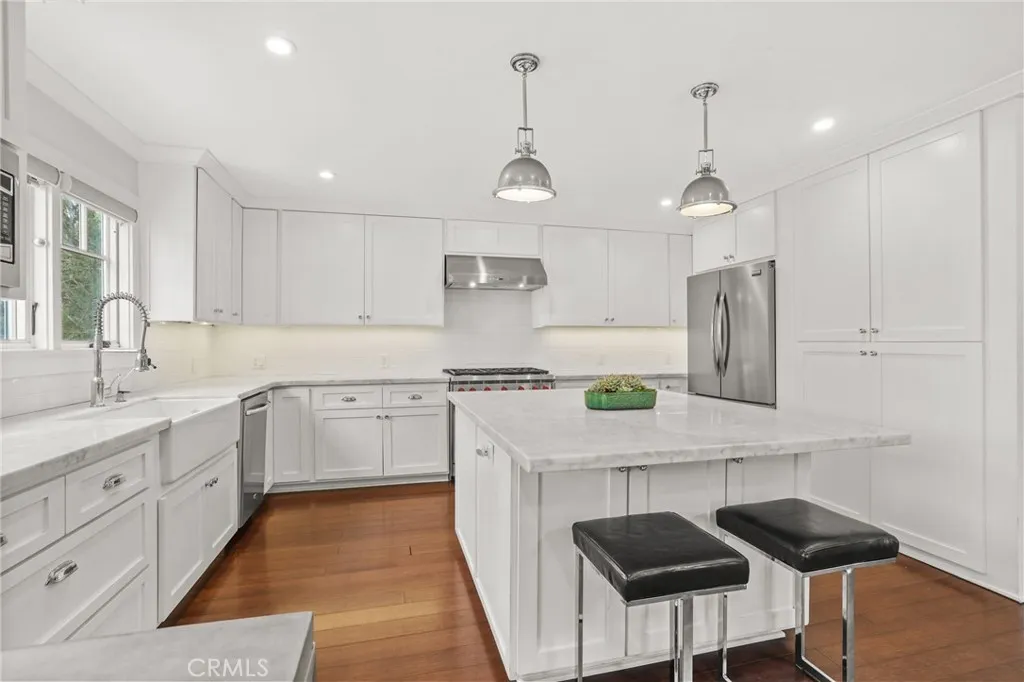 property viewer photo 4