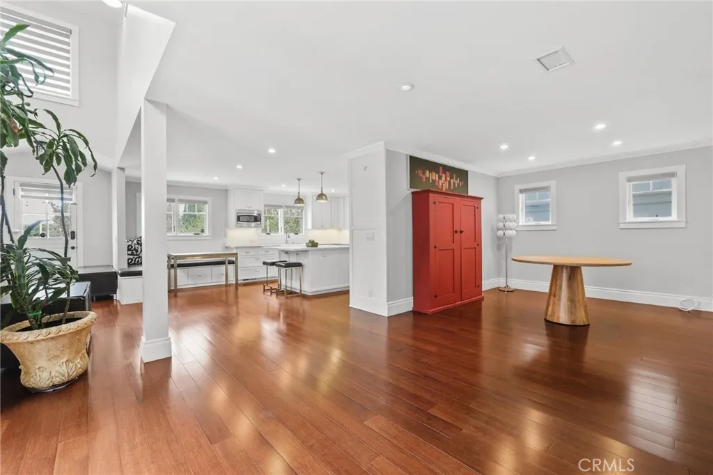 property viewer photo 6