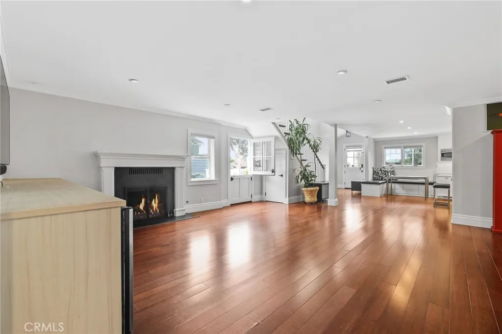 property viewer photo 7
