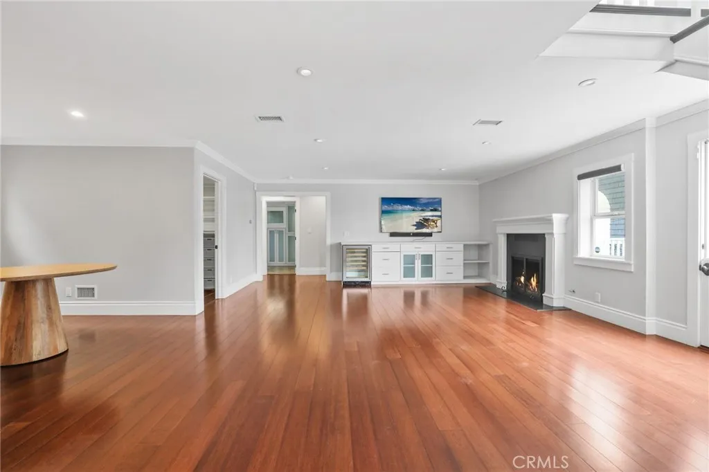 property viewer photo 9