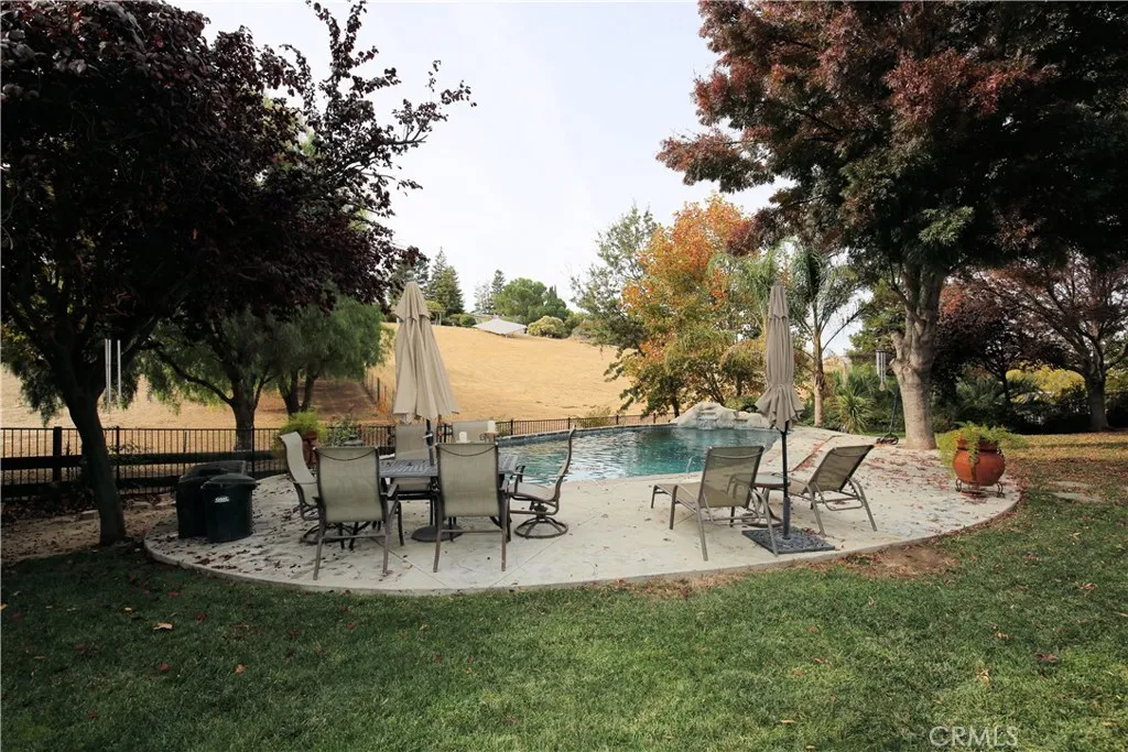 main property photo 26