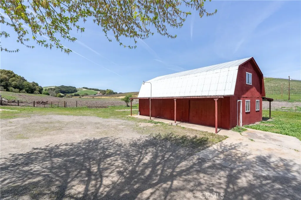 main property photo 25