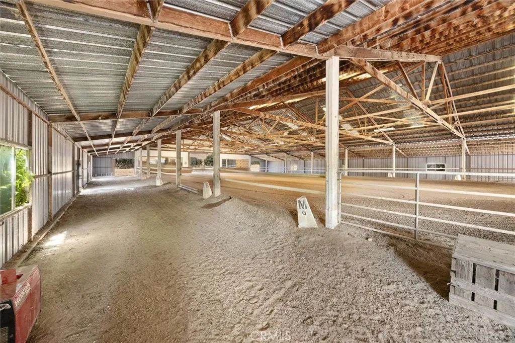 main property photo 11