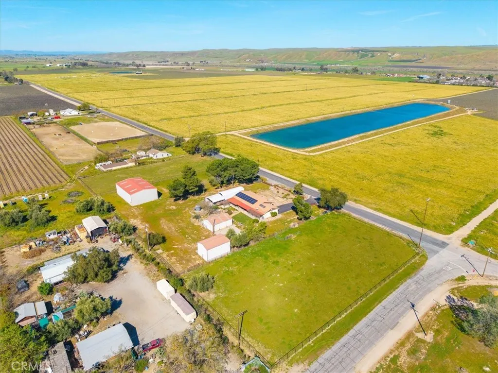 main property photo 35
