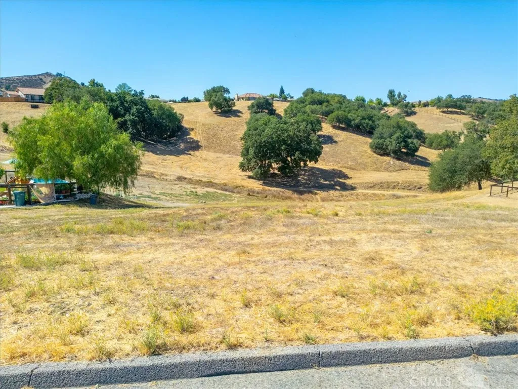 main property photo 9