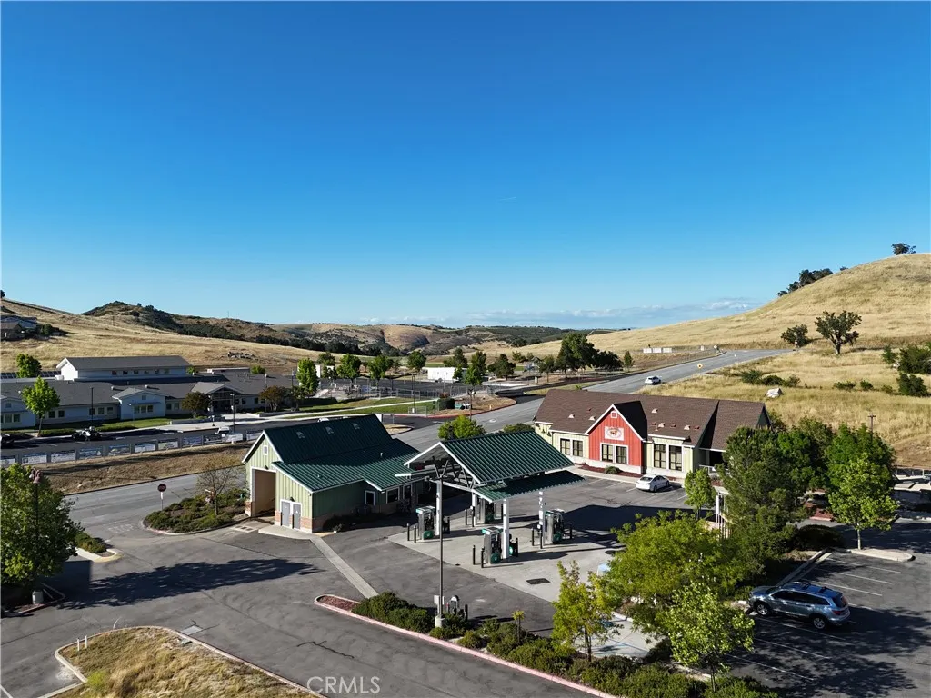 main property photo 37