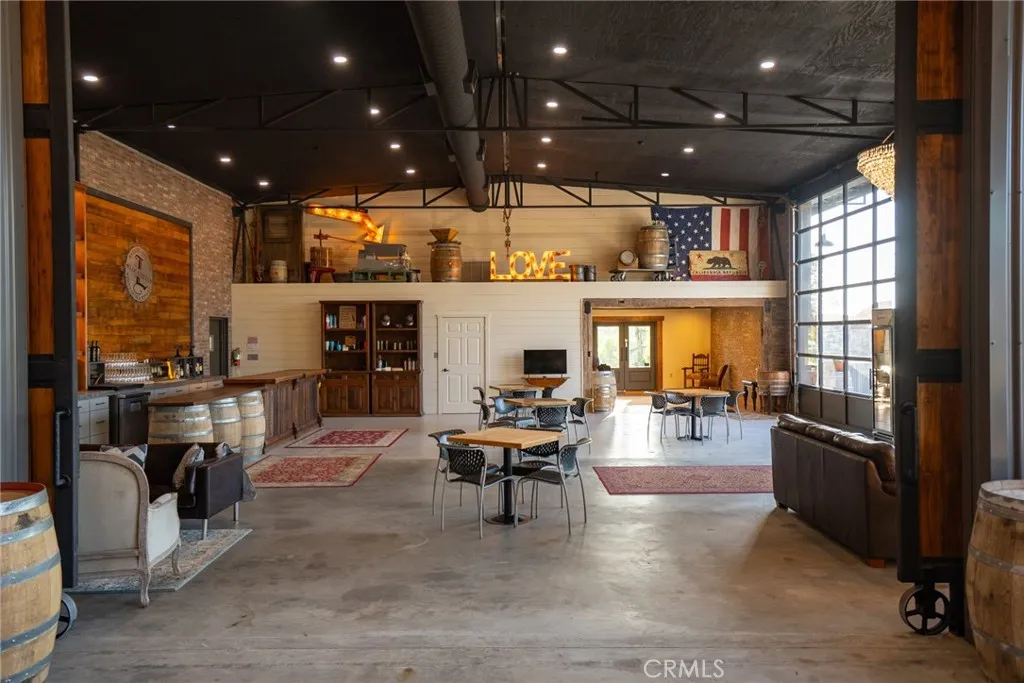 main property photo 50