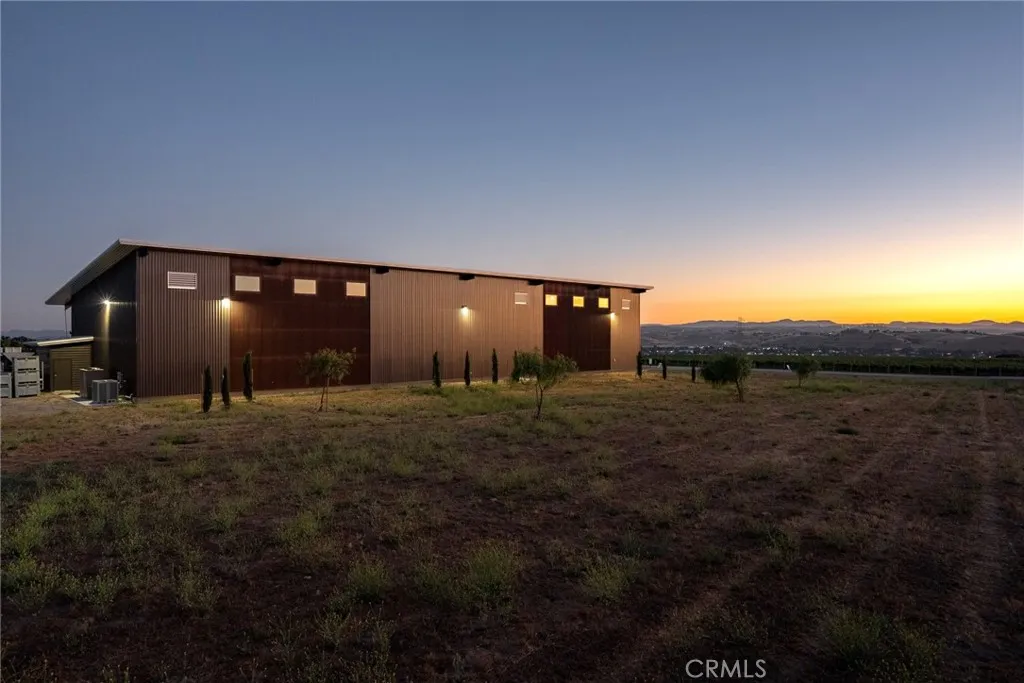 main property photo 9