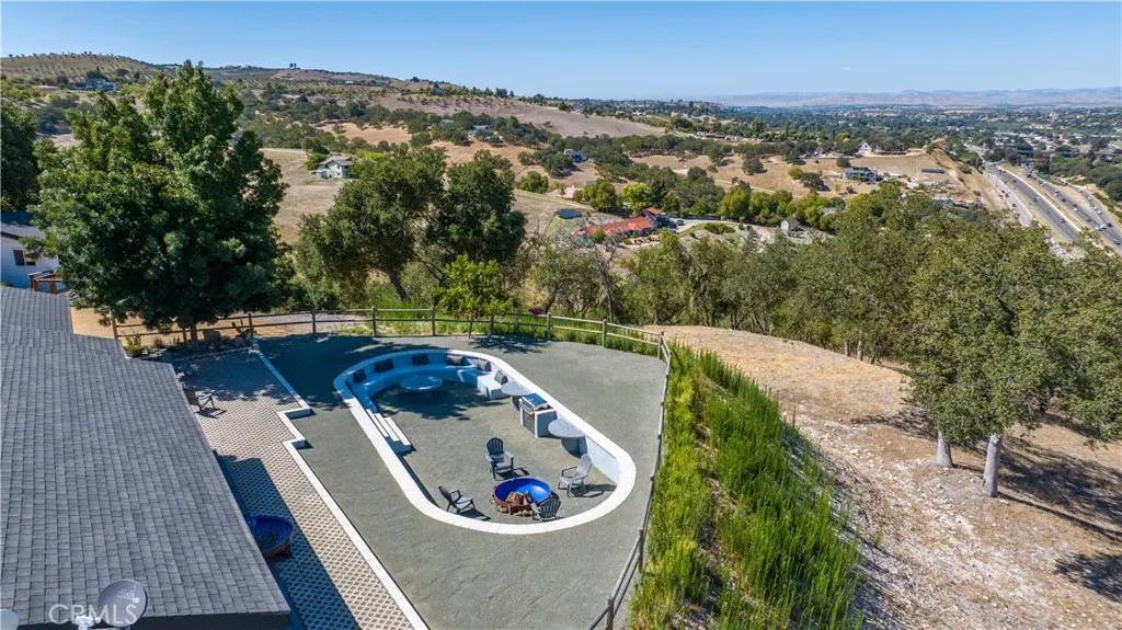 main property photo 41