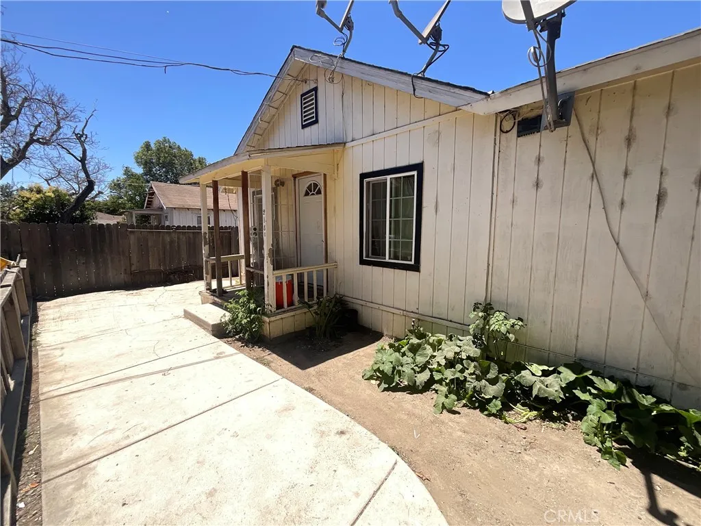 main property photo 5