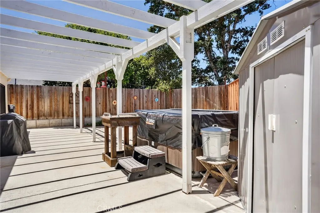 main property photo 28