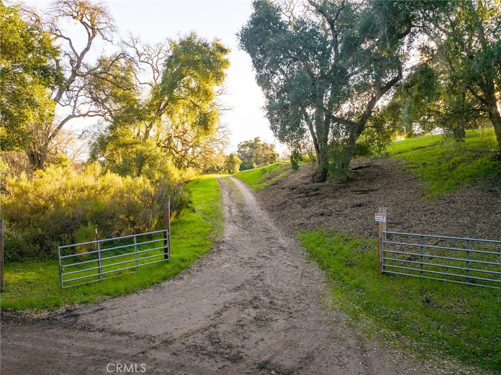 main property photo 10