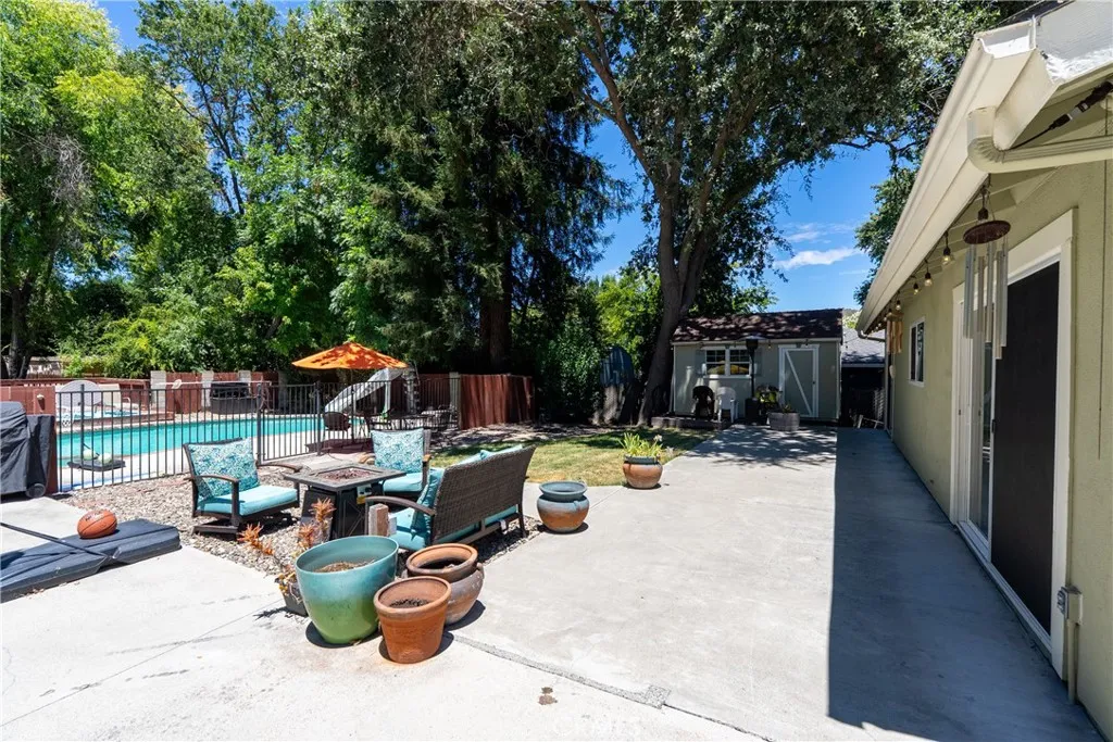 main property photo 32