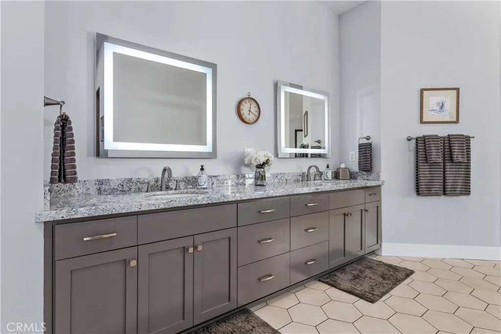 main property photo 90