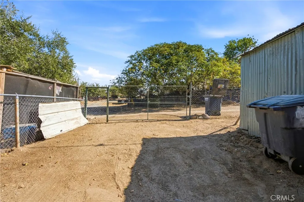 main property photo 30