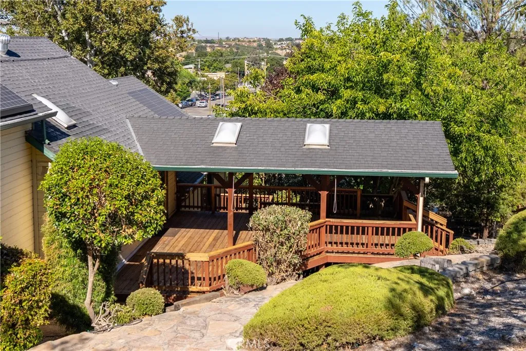 main property photo 30