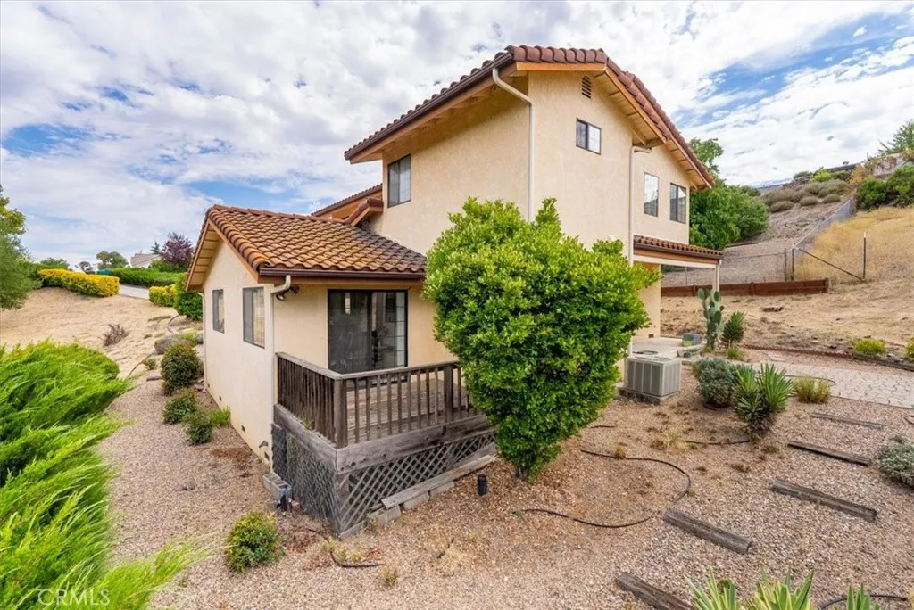 main property photo 28