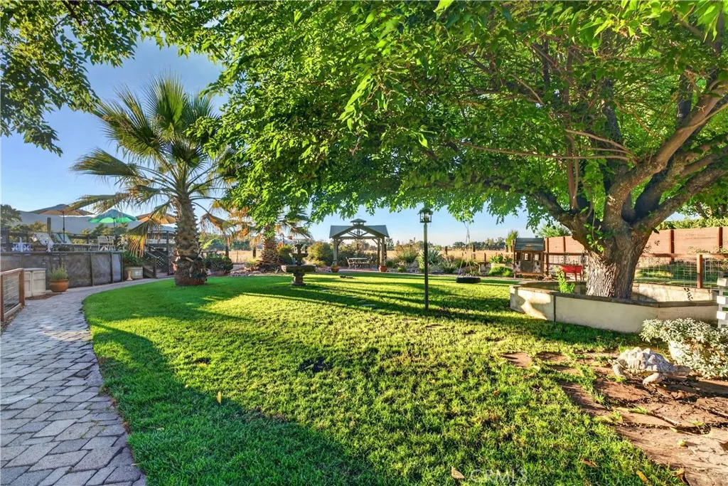 main property photo 31