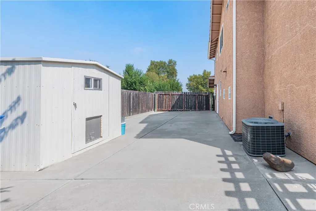 main property photo 16