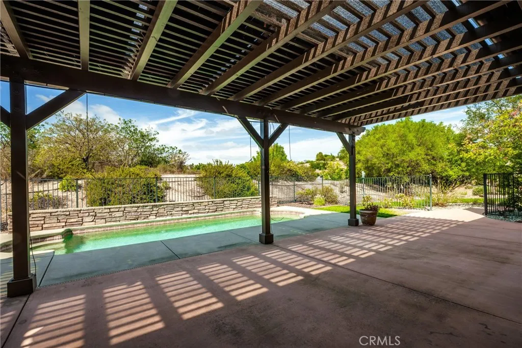 main property photo 28