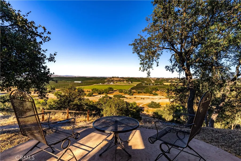 main property photo 40