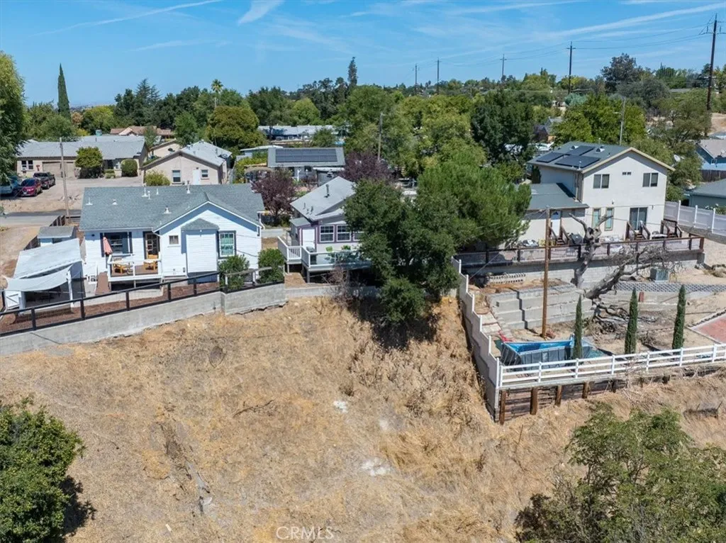 main property photo 23