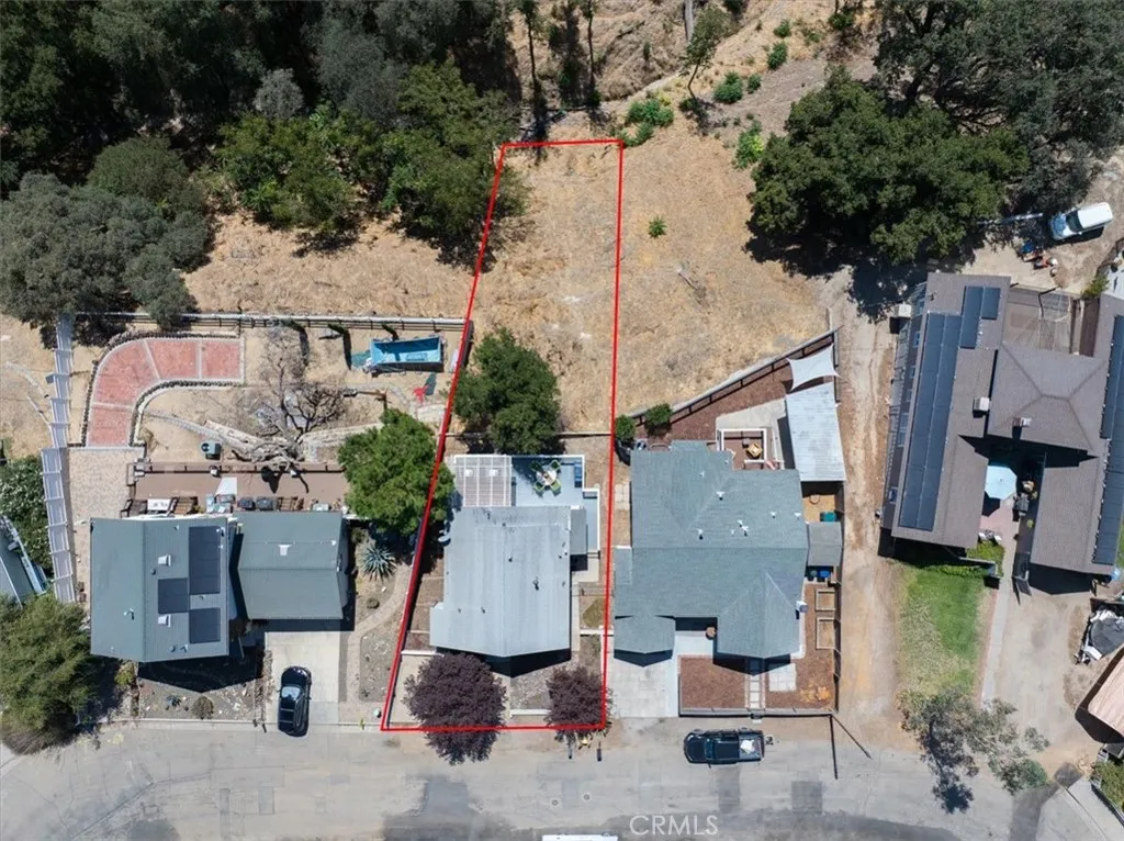 main property photo 25