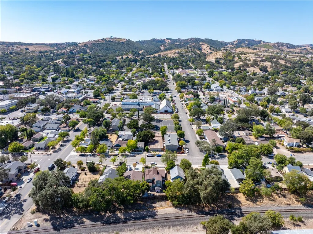 main property photo 37