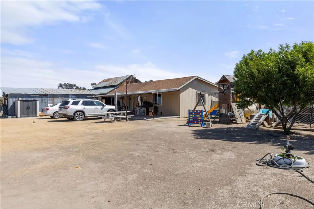 main property photo 18