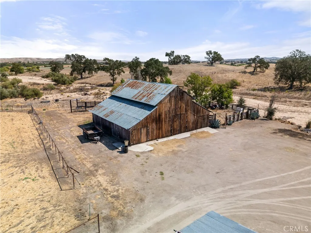 main property photo 36