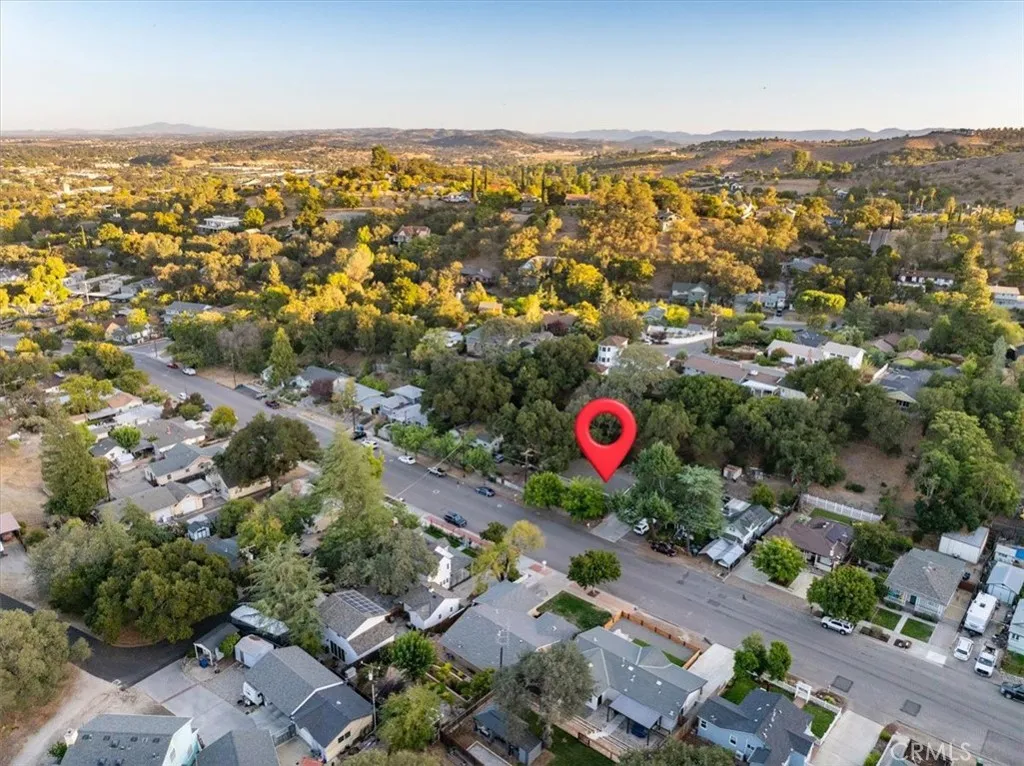 main property photo 6