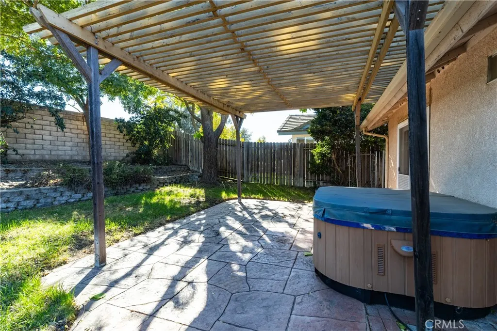 main property photo 25