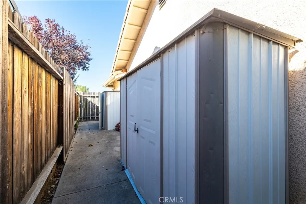 main property photo 32