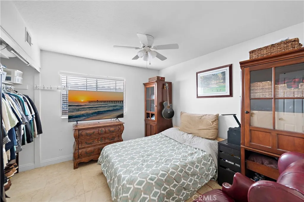 property viewer photo 16