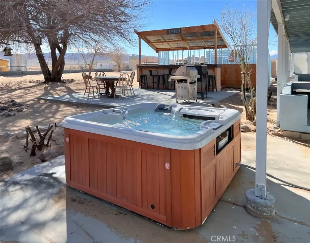 main property photo 14