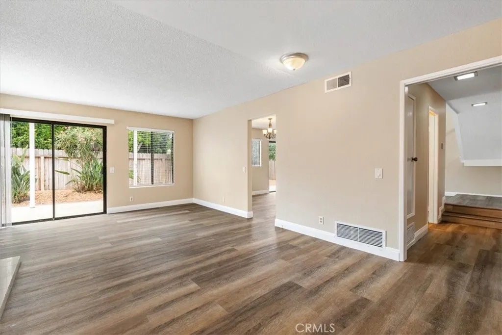 property viewer photo 6