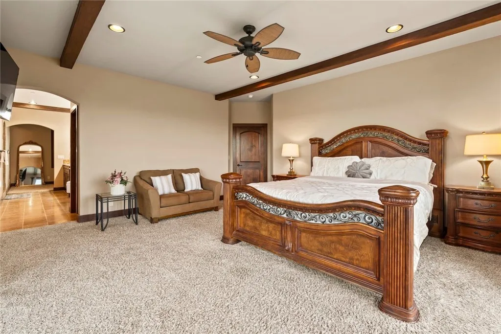 main property photo 9