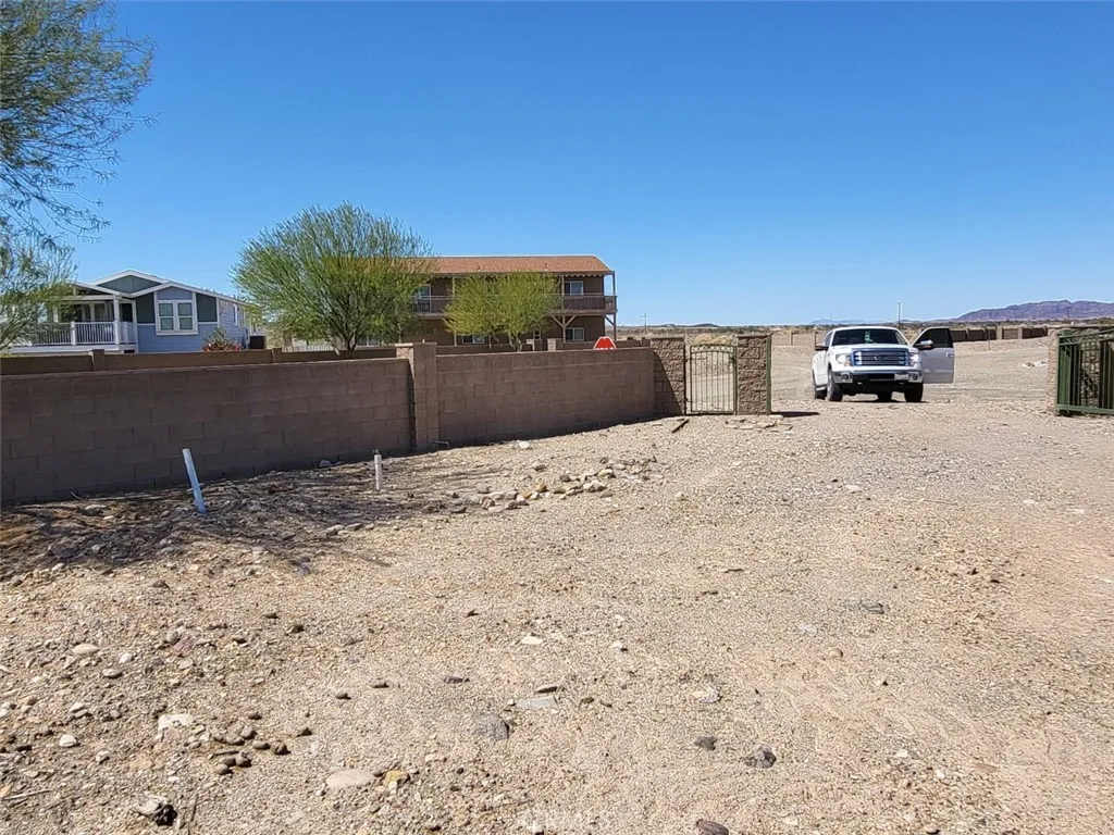 main property photo 13