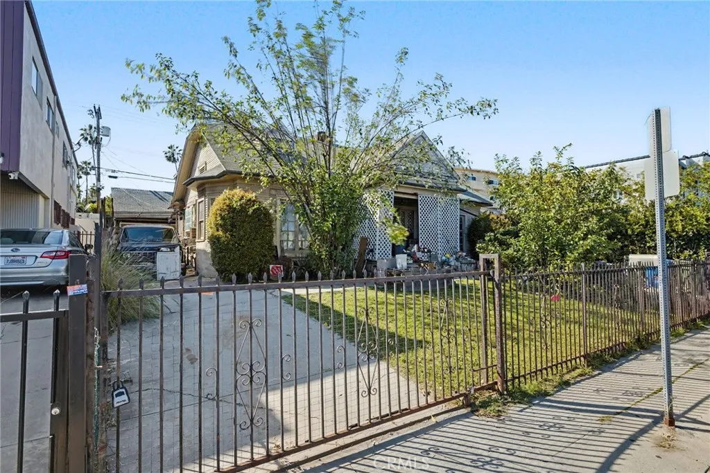 main property photo 4