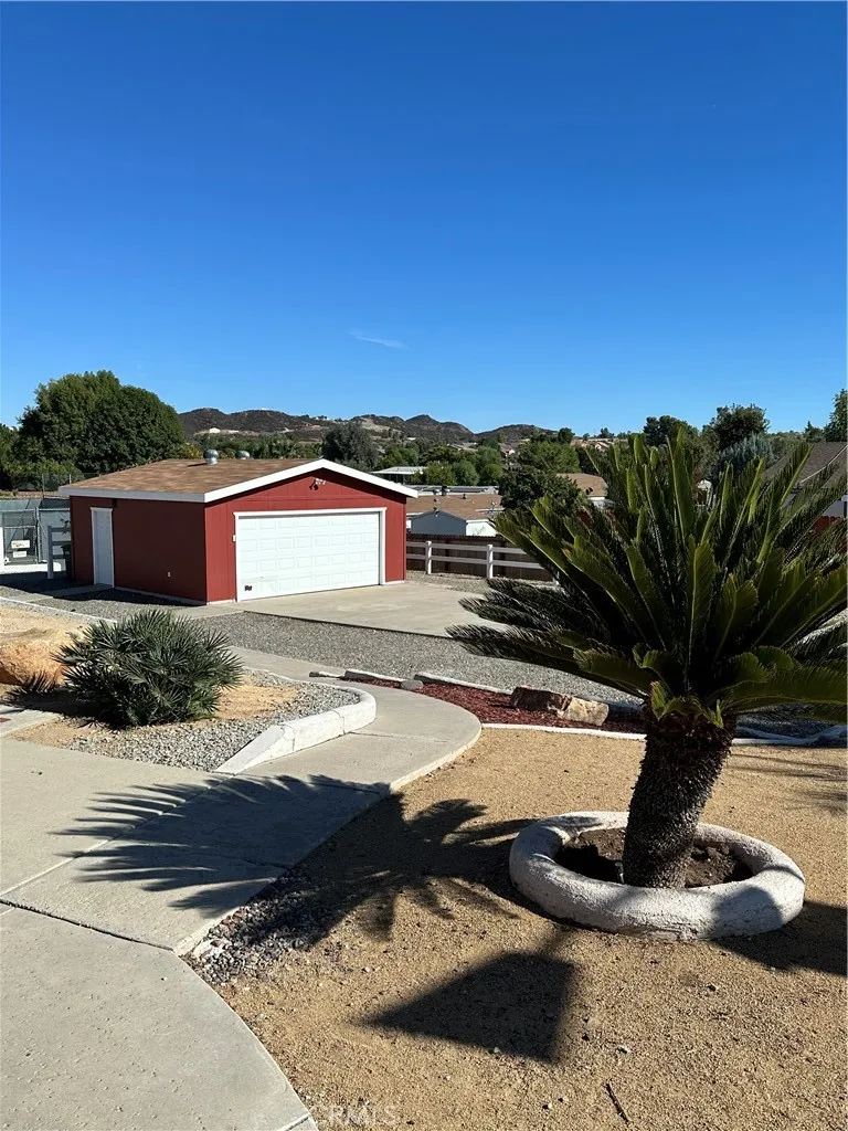 main property photo 19