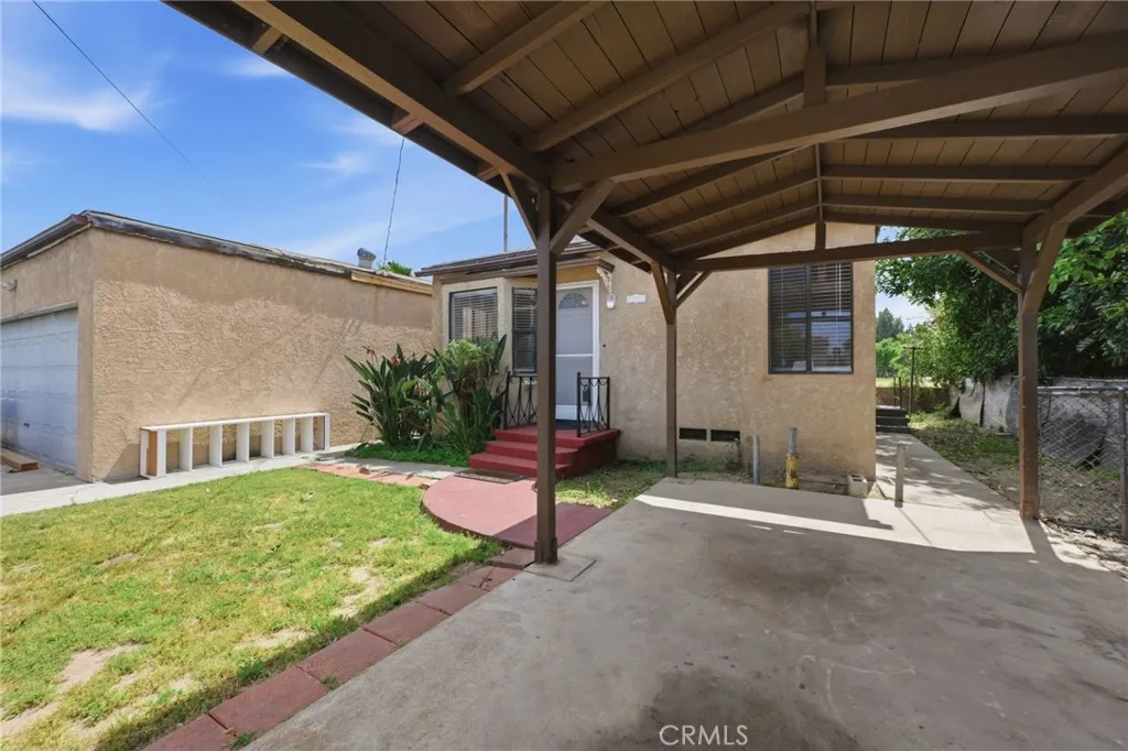 main property photo 28