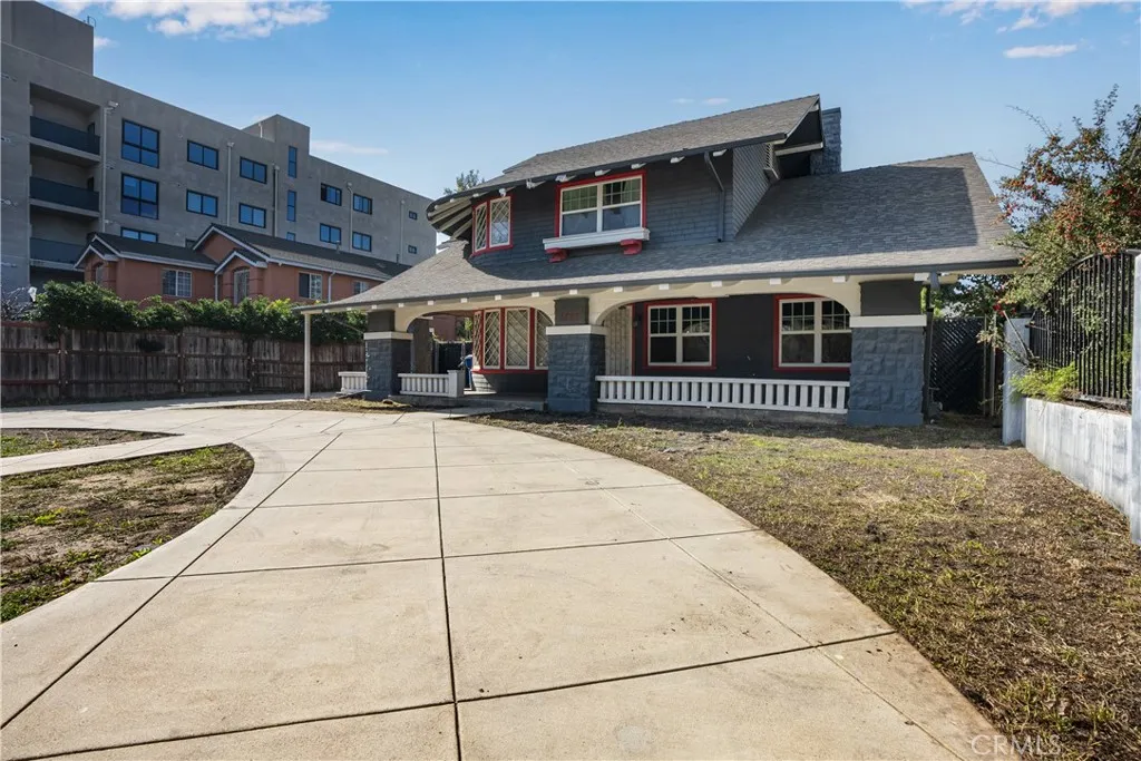 main property photo 13